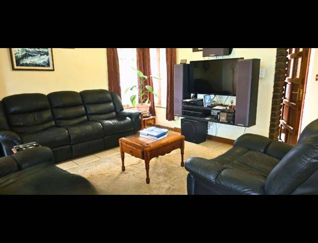 5 BEDROOM HOUSE FOR SALE IN ELANDSPARK